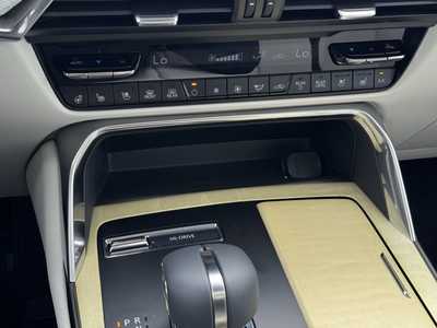2025 Mazda CX-90, $58925. Photo 6