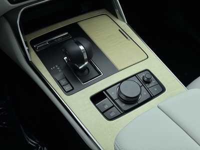 2025 Mazda CX-90, $58925. Photo 8