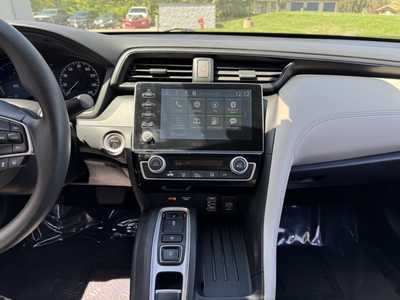 2019 Honda Insight, $15000. Photo 2