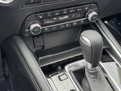 2025 Mazda CX-5, $37585. Photo 6
