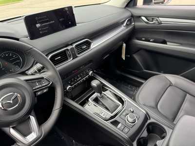 2025 Mazda CX-5, $37585. Photo 7