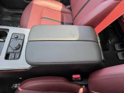 2025 Mazda CX-70, $47000. Photo 10
