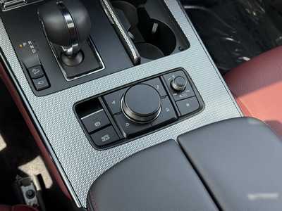 2025 Mazda CX-70, $47000. Photo 9