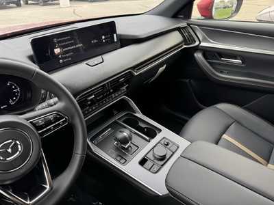 2025 Mazda CX-90, $52335. Photo 10