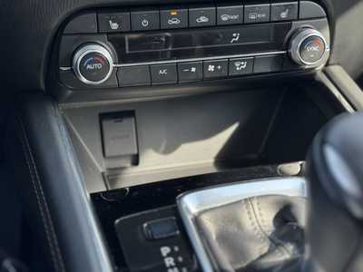2022 Mazda CX-5, $28000. Photo 6
