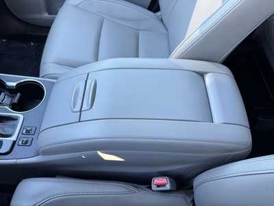 2018 Toyota Highlander, $28500. Photo 10