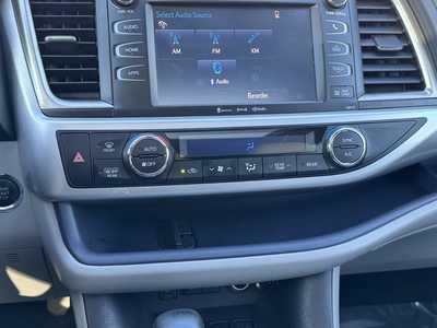 2018 Toyota Highlander, $28500. Photo 5