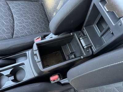 2020 Mitsubishi Outlander, $18000. Photo 10