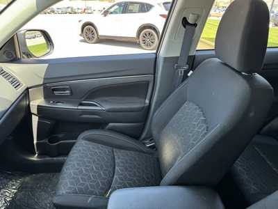 2020 Mitsubishi Outlander, $18000. Photo 12