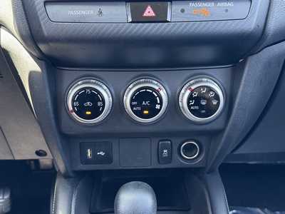 2020 Mitsubishi Outlander, $18000. Photo 5