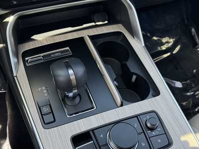2024 Mazda CX-90, $38599. Photo 9