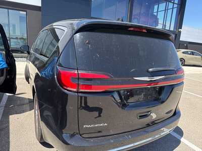 2024 Chrysler Pacifica, $30399. Photo 5