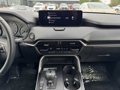 2024 Mazda CX-90, $35000. Photo 2