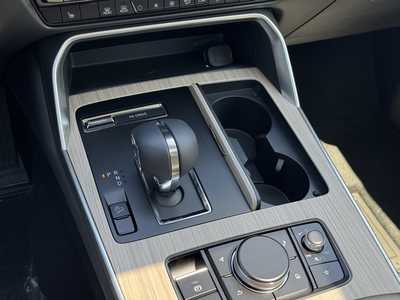2025 Mazda CX-90, $43420. Photo 9