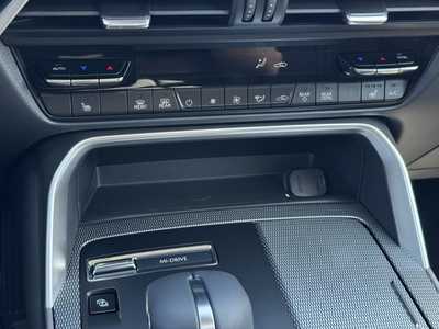 2025 Mazda CX-90, $51625. Photo 6