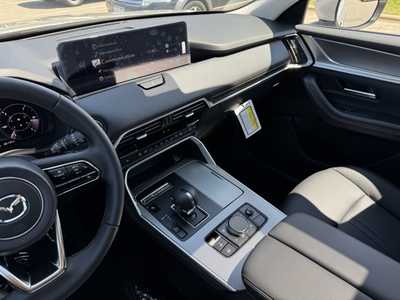 2025 Mazda CX-90, $51625. Photo 7