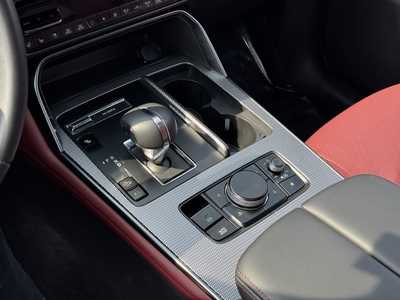 2025 Mazda CX-70, $45799. Photo 9