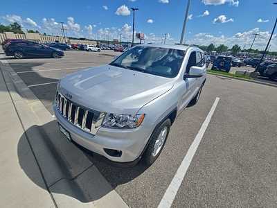 2011 Jeep Grand Cherokee, $9000. Photo 2