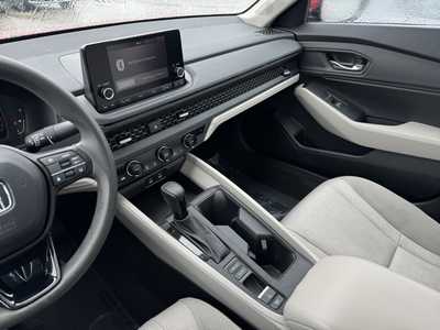 2023 Honda Accord, $26000. Photo 6