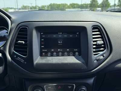2020 Jeep Compass, $16699. Photo 3
