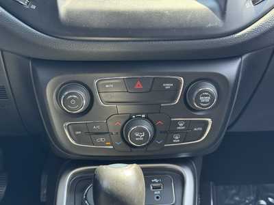 2020 Jeep Compass, $16699. Photo 5