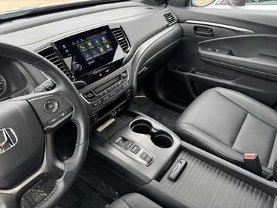 2022 Honda Passport, $33899. Photo 7