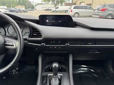2021 Mazda Mazda3, $20599. Photo 2
