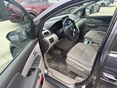 2016 Honda Odyssey, $12500. Photo 4