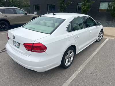 2013 Volkswagen Passat, $8200. Photo 4