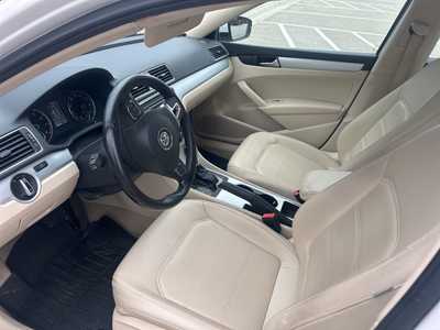 2013 Volkswagen Passat, $8200. Photo 5