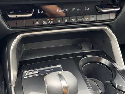 2024 Mazda CX-90, $34000. Photo 9