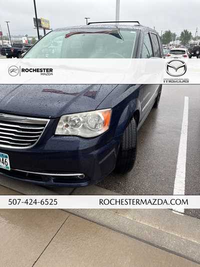 2014 Chrysler Town & Country, $6000. Photo 1