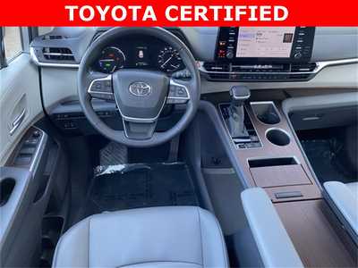 2021 Toyota Sienna, $42499. Photo 8