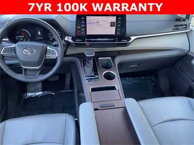 2021 Toyota Sienna, $42499. Photo 9