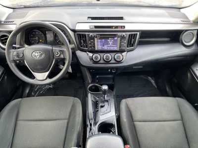 2018 Toyota RAV4, $22998. Photo 7