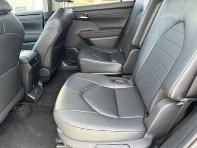 2024 Toyota Highlander, $40599. Photo 6