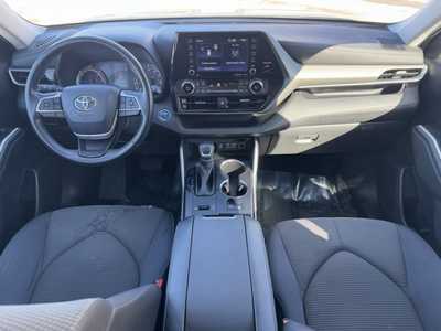 2022 Toyota Highlander, $33699. Photo 9