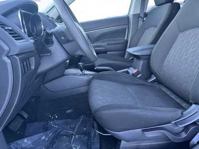 2020 Mitsubishi Outlander, $16599. Photo 4