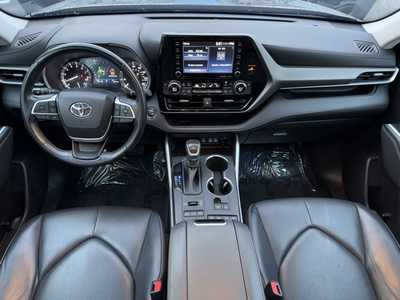 2022 Toyota Highlander, $35998. Photo 10