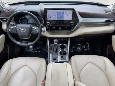 2021 Toyota Highlander, $32497. Photo 11