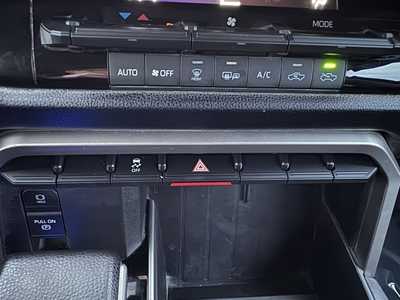 2022 Toyota Tundra Crew Cab, $42998. Photo 9