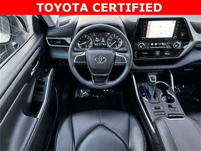 2022 Toyota Highlander, $37999. Photo 10