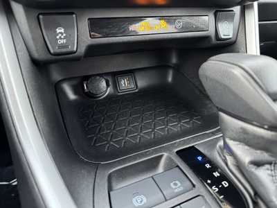 2023 Toyota RAV4, $30399. Photo 10