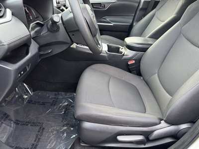2023 Toyota RAV4, $28998. Photo 4