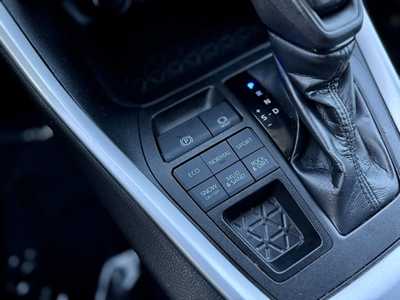 2021 Toyota RAV4, $28499. Photo 10