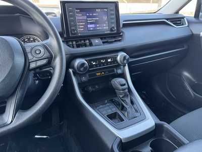 2021 Toyota RAV4, $28499. Photo 11