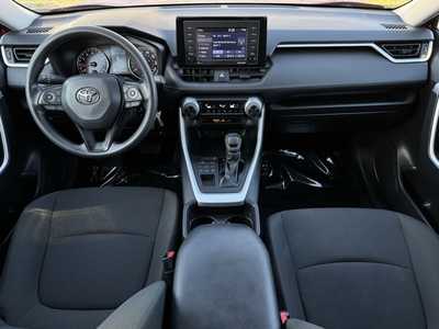 2021 Toyota RAV4, $28499. Photo 7