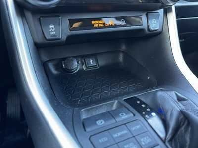 2021 Toyota RAV4, $28499. Photo 9