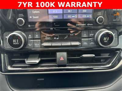 2021 Toyota Highlander, $36699. Photo 11