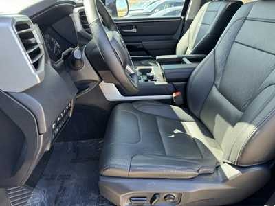 2022 Toyota Tundra Crew Cab, $45998. Photo 4